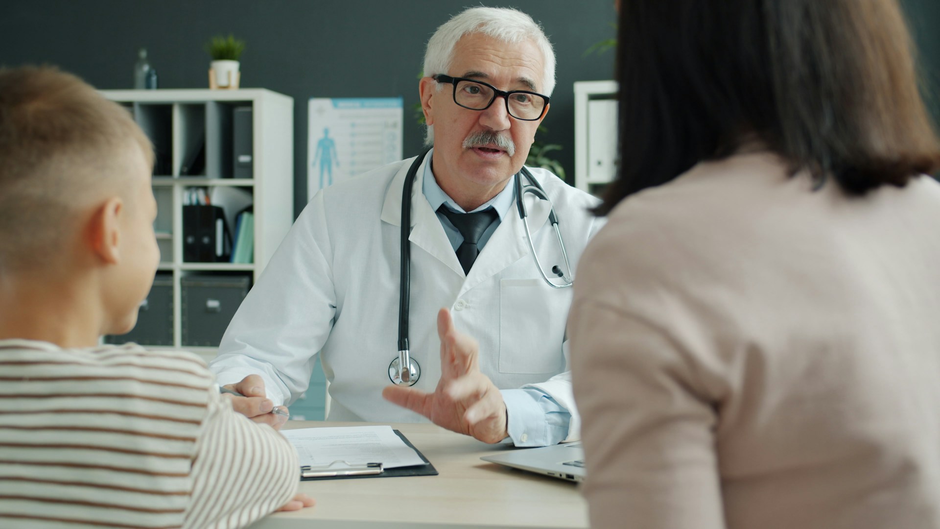 Walk-In Clinic, ER, or Family Doctor: Which One Should You Choose?